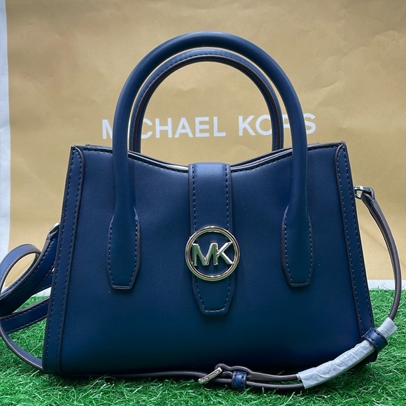 MICHAEL KORS
Gabby Small Faux Leather Satchel
COLOR NAVY
NWT - Picture 8 of 16